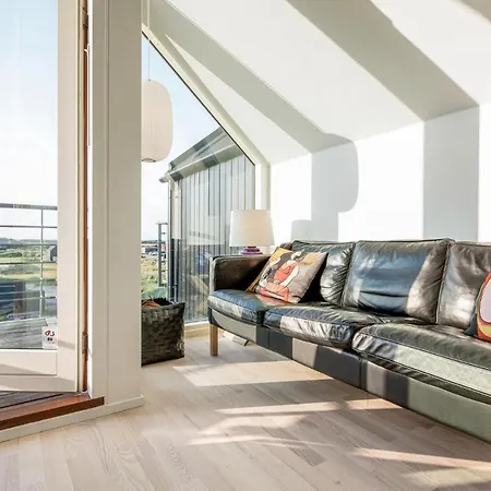 Lovely In With House Sea View