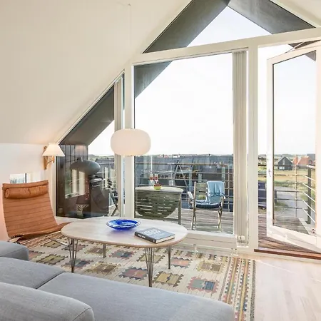 Lovely In With House Sea View